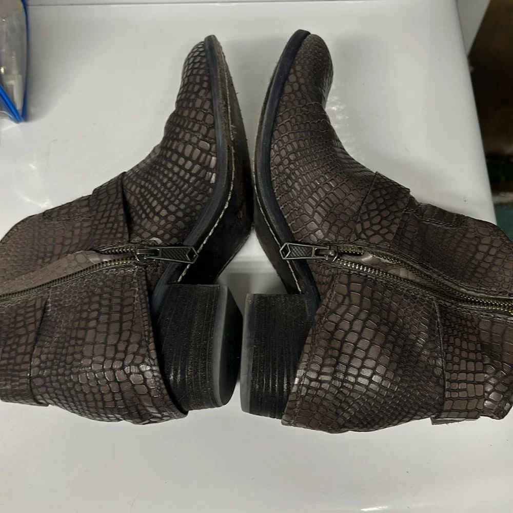 Donald J. Pliner Brown Croc-Embossed Ankle Booties